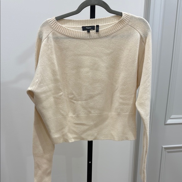 Theory Sweaters - Theory Cream Crew Neck Sweater with Long Sleeves